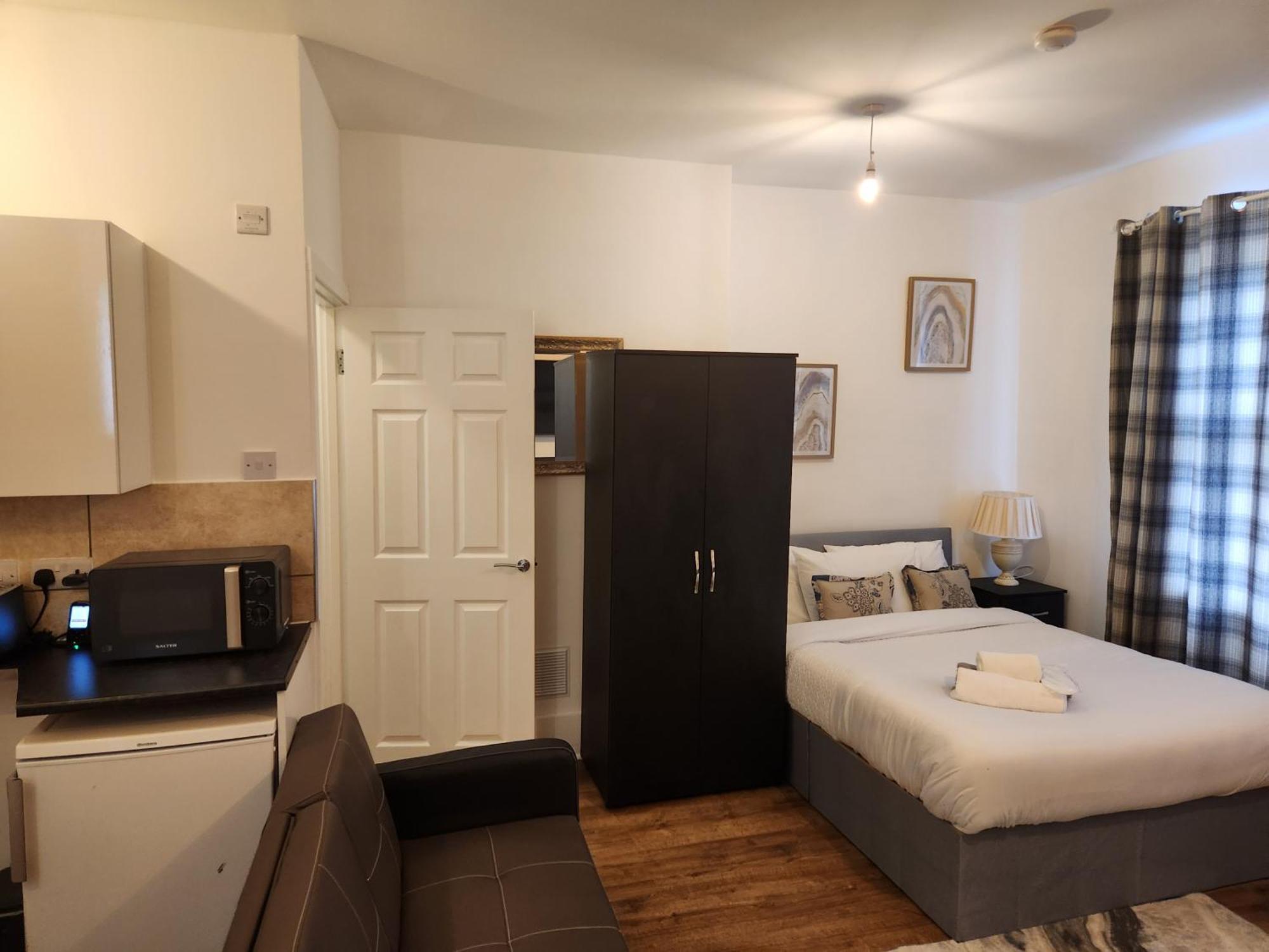 Immaculate 1-Bedroom In Greenhithe Extérieur photo