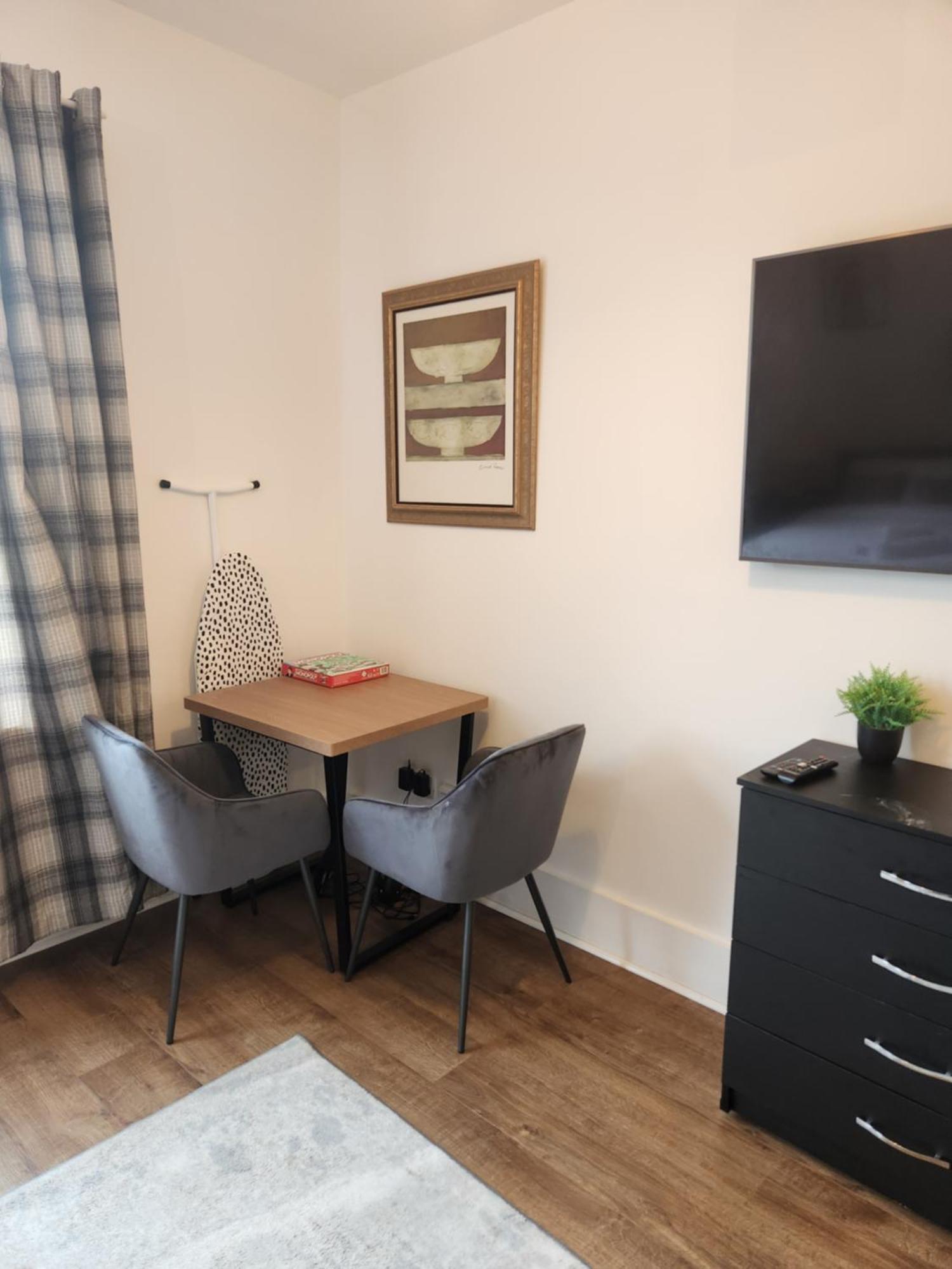 Immaculate 1-Bedroom In Greenhithe Extérieur photo